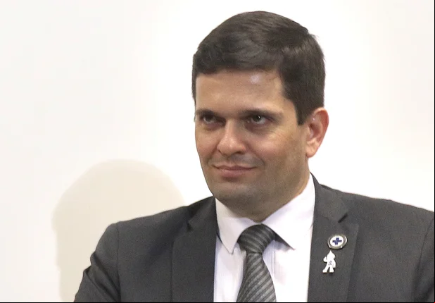Diretor do Programa Nacional de Imunização (PNI), médico infectologista Éder Gatti