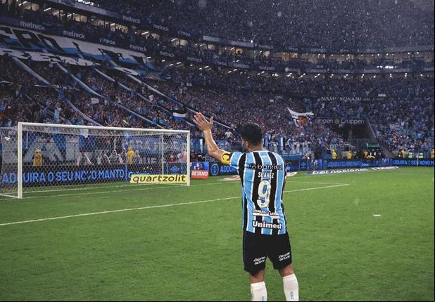 Suárez agradece torcida gremista em despedida na Arena do Grêmio