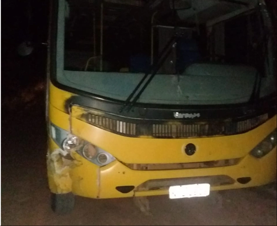 Ônibus envolvido no acidente