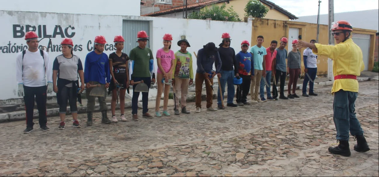 Turma do Curso de Capacitação em Combate a Incêndios Florestais