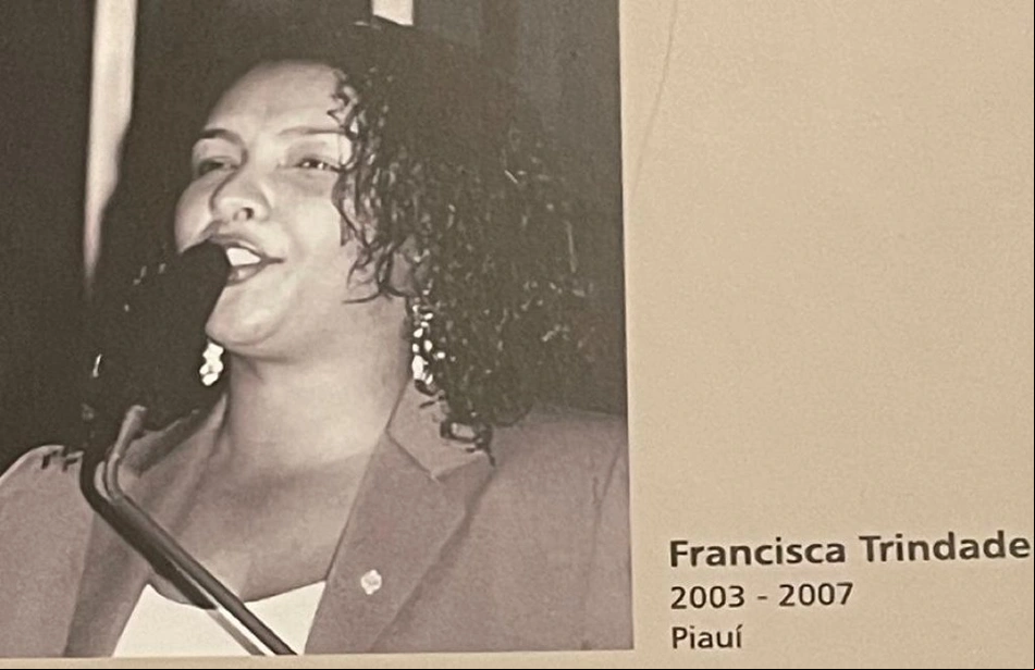 Deputada Francisca Trindade em registra na Galeria de Fotos da Câmara dos Deputados