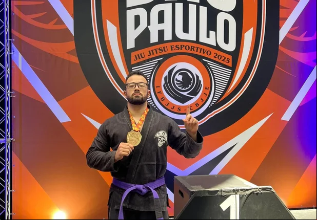 Vinicius Almeida Paraíba com medalha da Taça São Paulo de Jiu-Jitsu