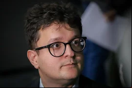 Petrus Evelyn aciona polícia após denúncias sobre I