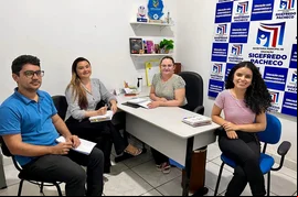 Sigefredo Pacheco implementa projeto de apoio educacional