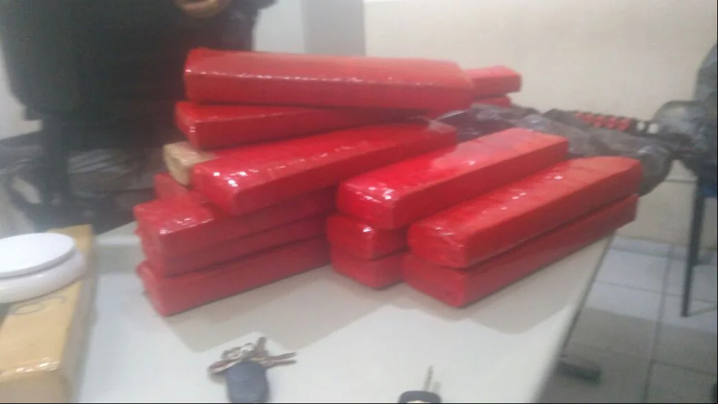 Foi apreendido um total de 21kg de maconha 