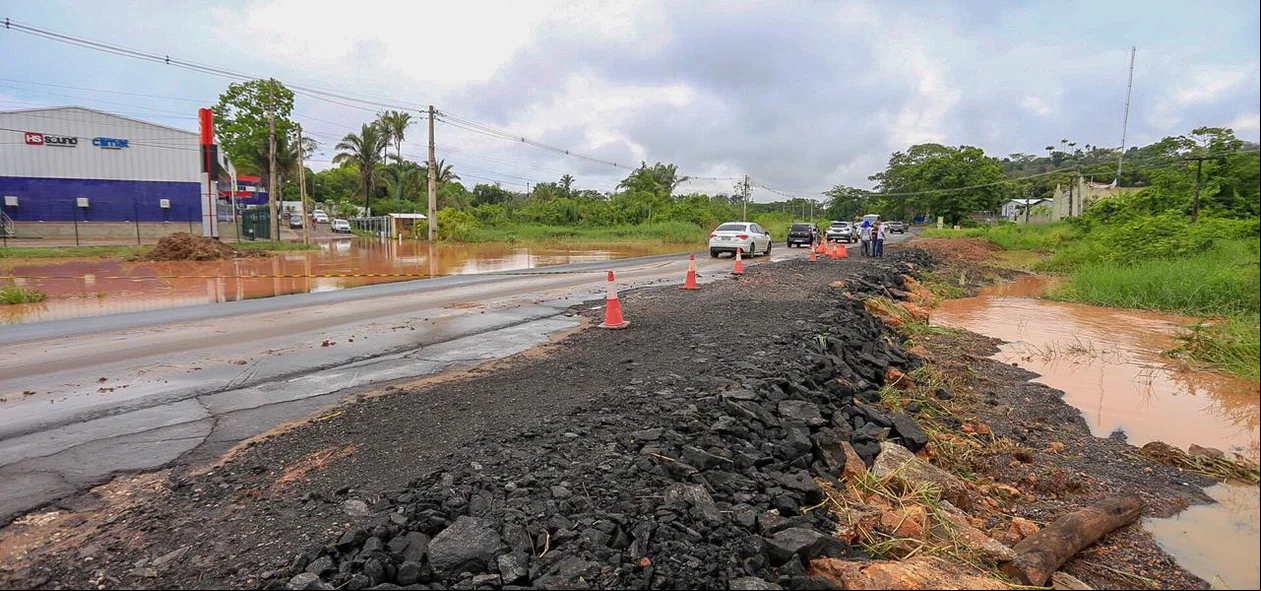 Problema no acostamento da rodovia