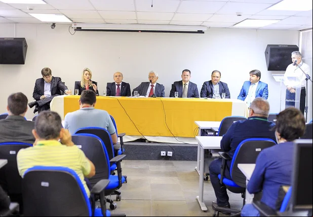Solenidade de entrega de computadores à Secretaria de Segurança
